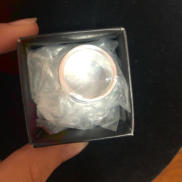 AVON Silver Ring - Picture 4 of 5